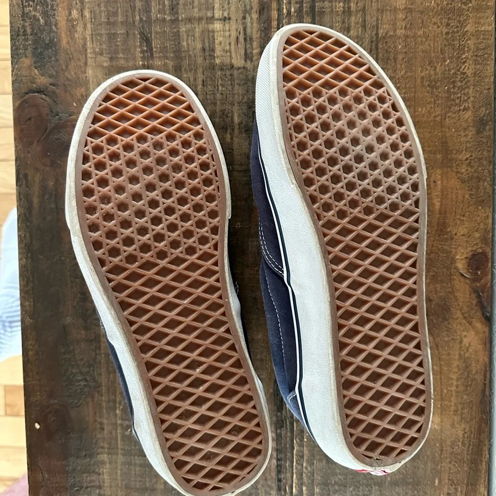 Vans - Picture 3 of 3